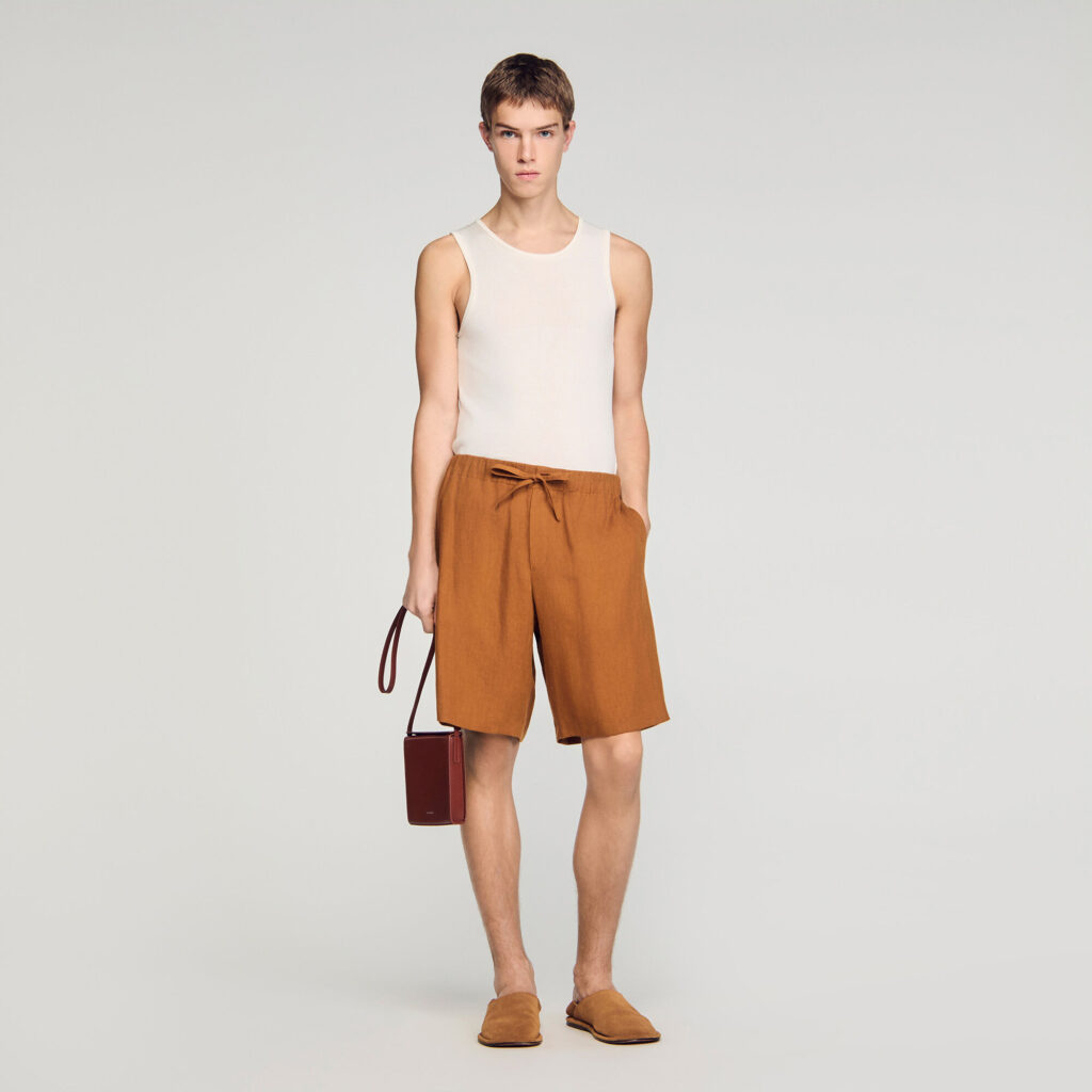 Short en lin à taille élastiquée