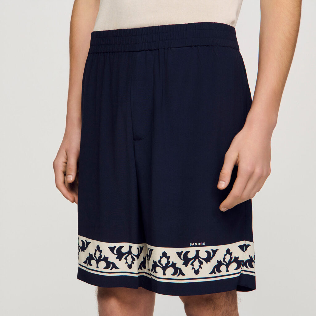 Short fluide motif contrasté