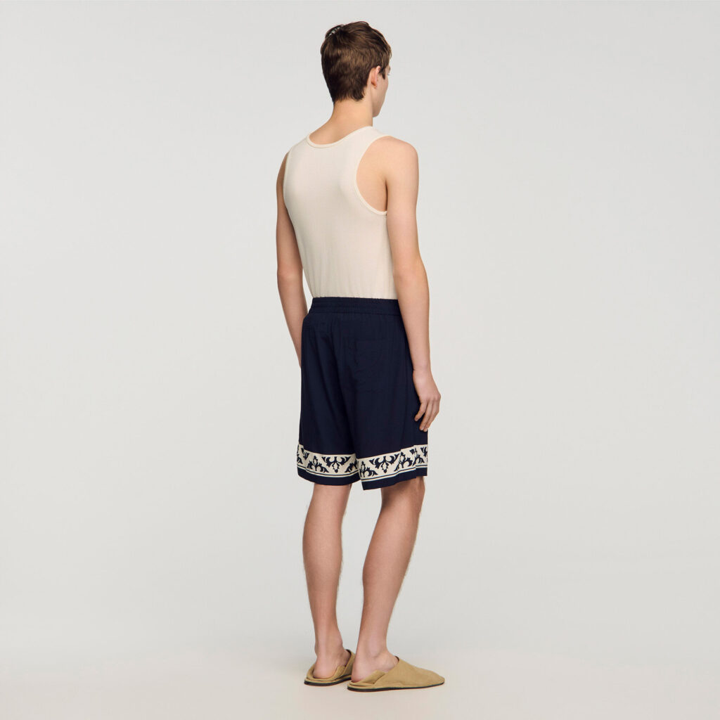 Short fluide motif contrasté