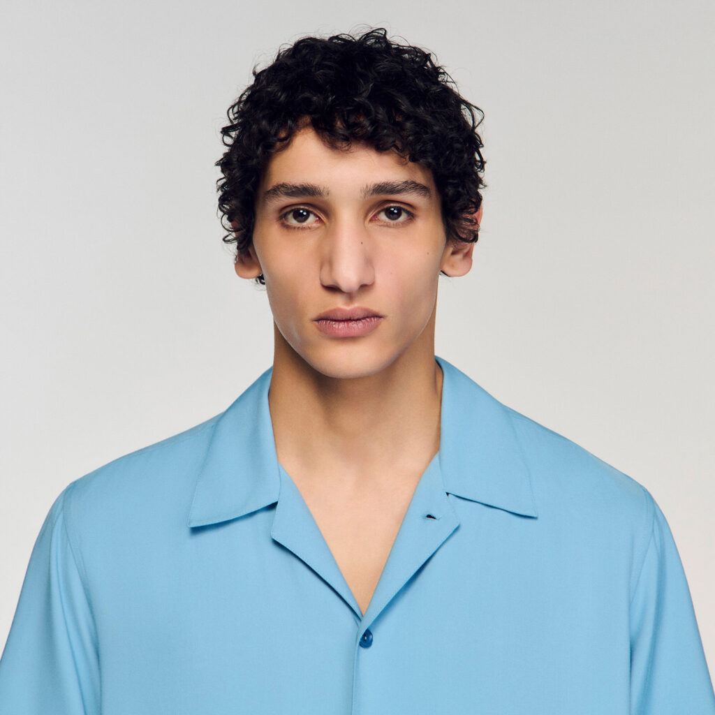 Chemise fluide à col requin