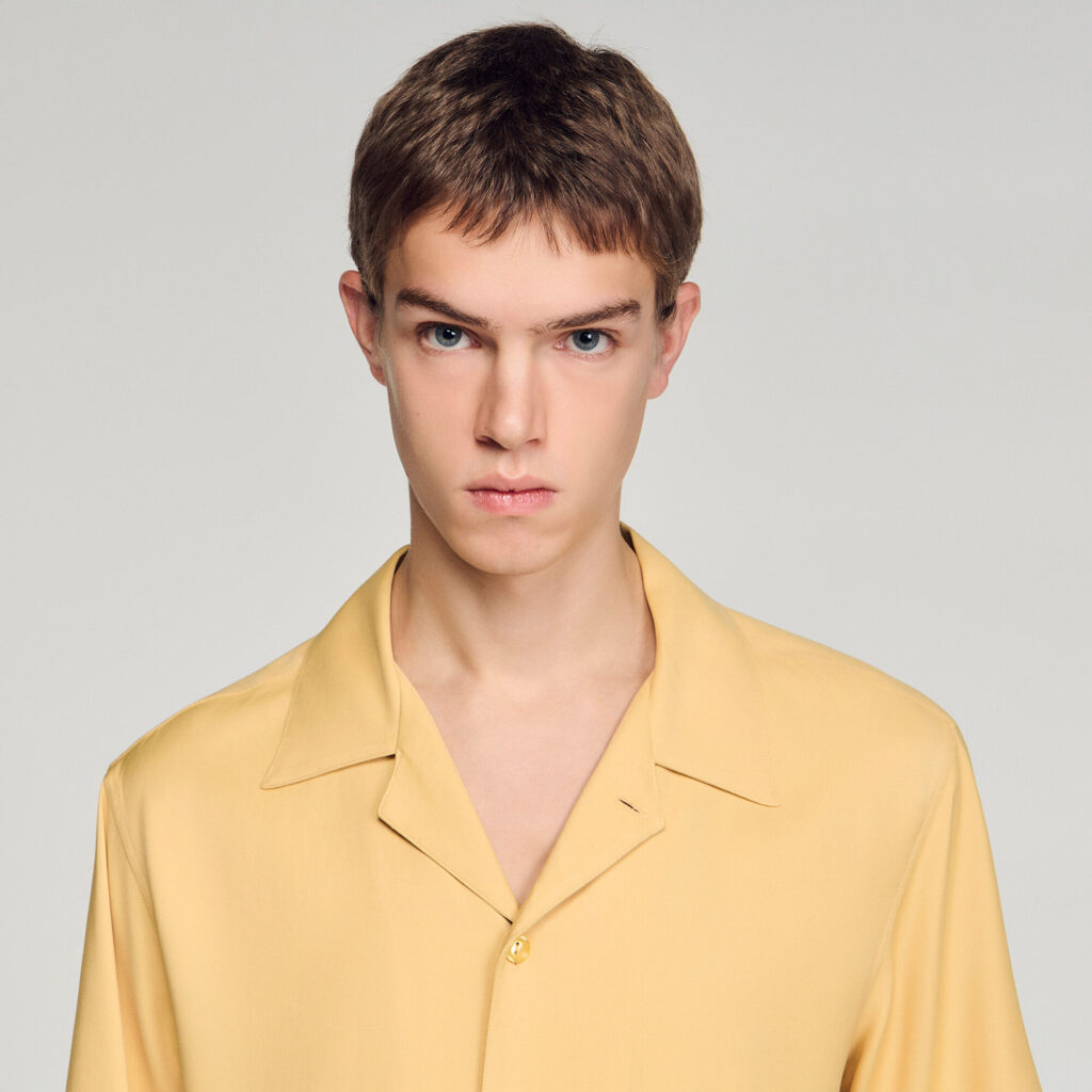 Chemise fluide à col requin