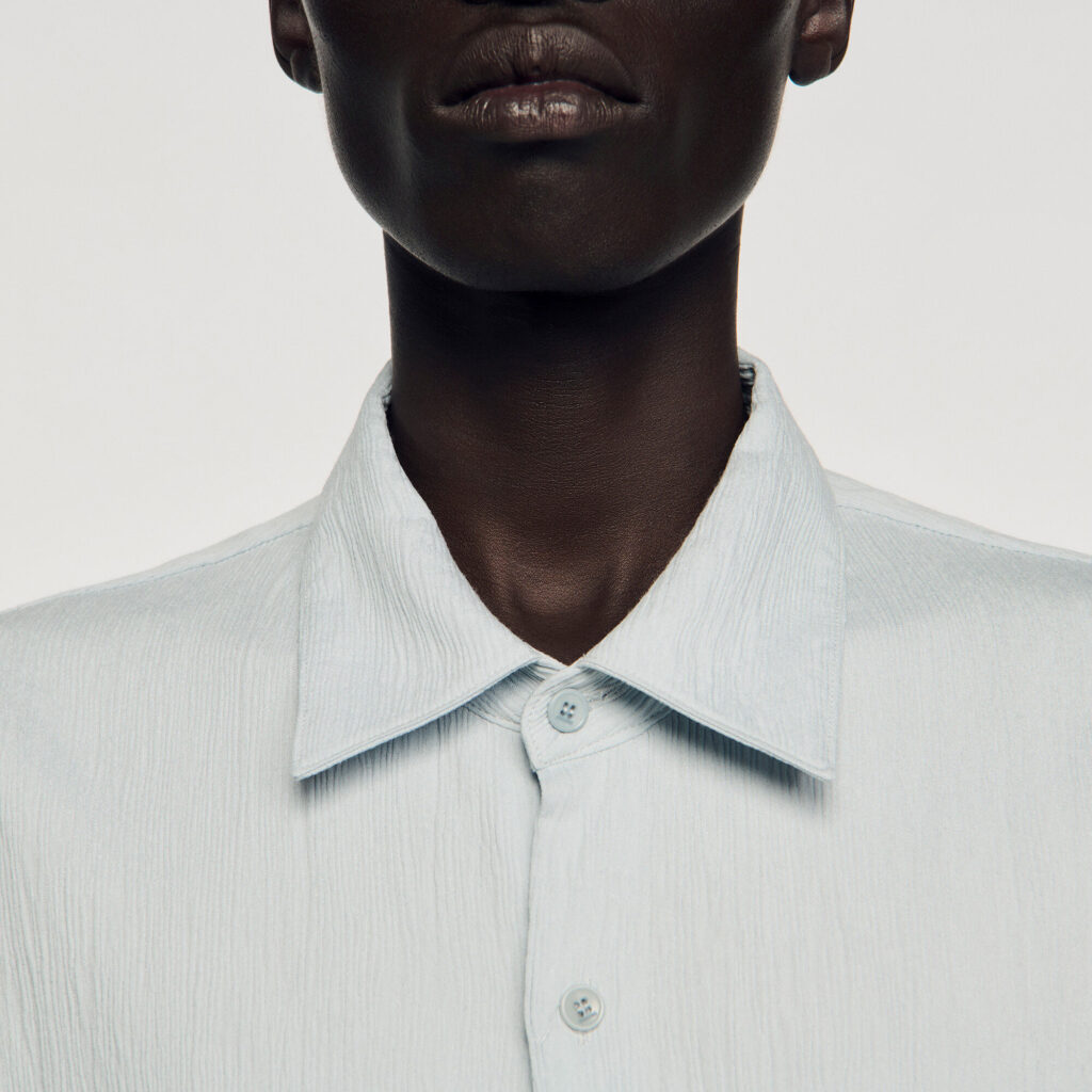 Chemise effet plissé à col requin