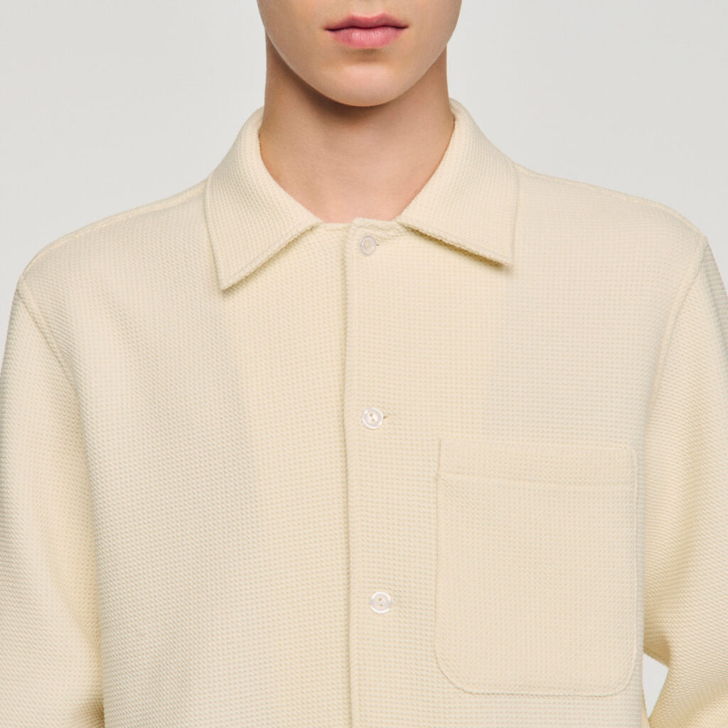 Chemise texturée à col requin
