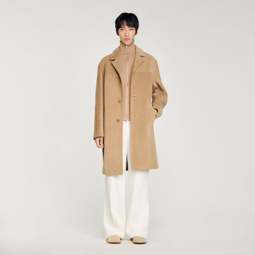 Manteau long en cuir ceinturé