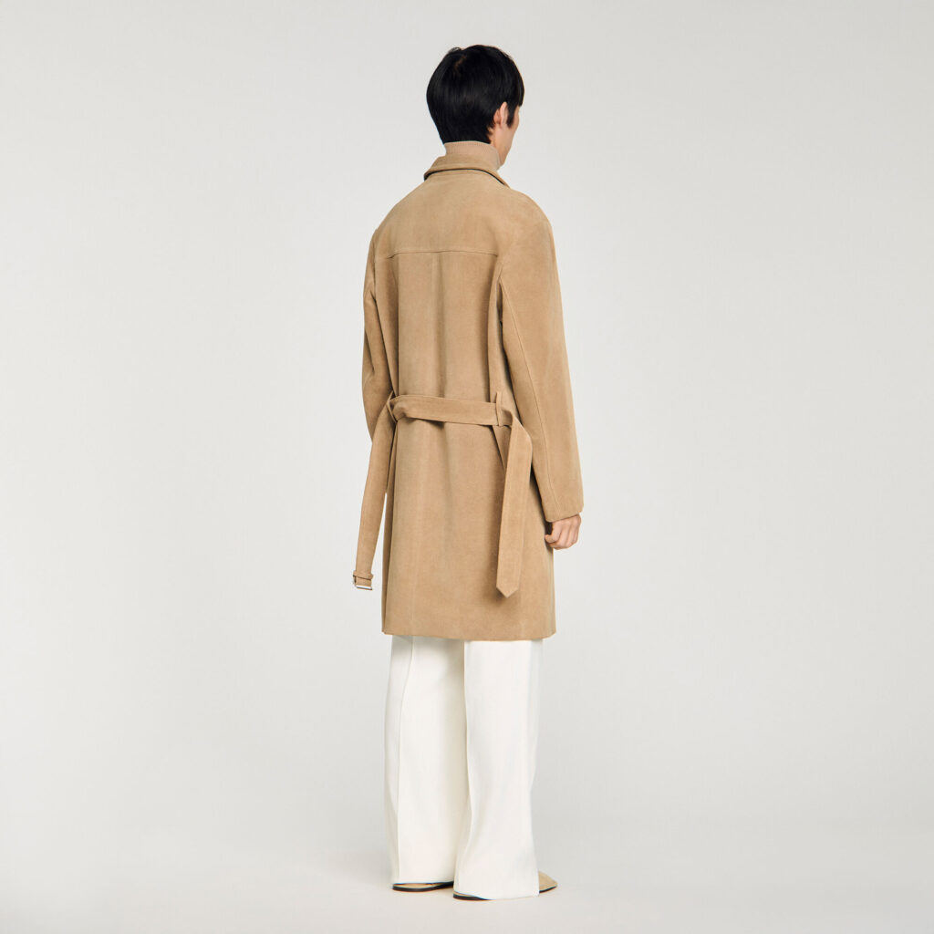 Manteau long en cuir ceinturé