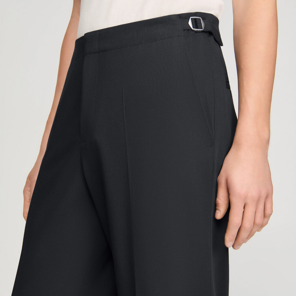 Pantalon large en laine à boucles