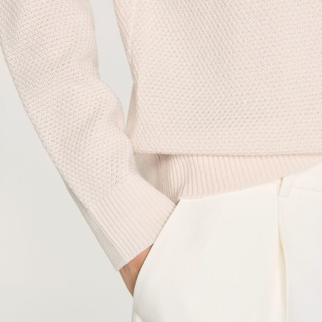 Pull col rond en point de riz