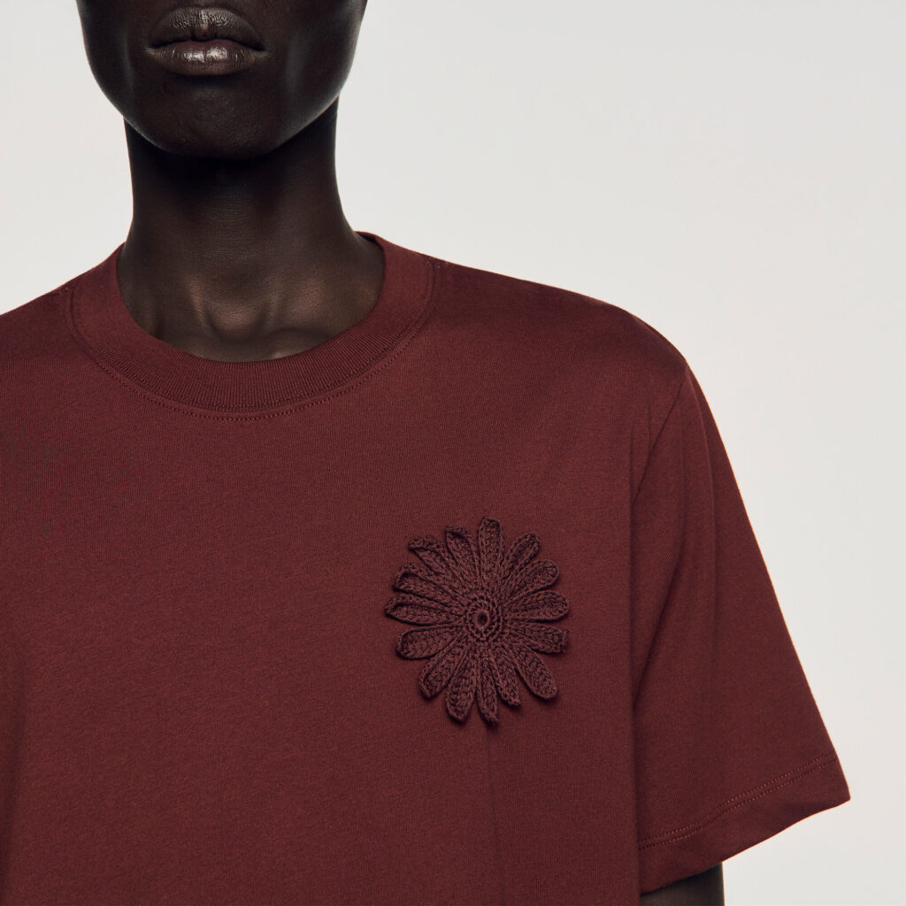 T-shirt en coton à fleur crochet